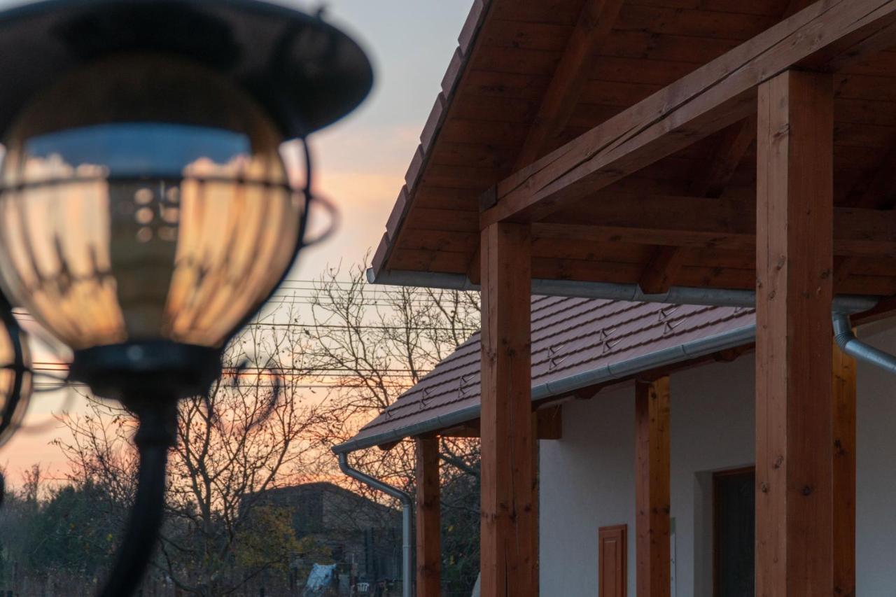 Kun Pista Vendeghaz Otel Vertesboglar Dış mekan fotoğraf