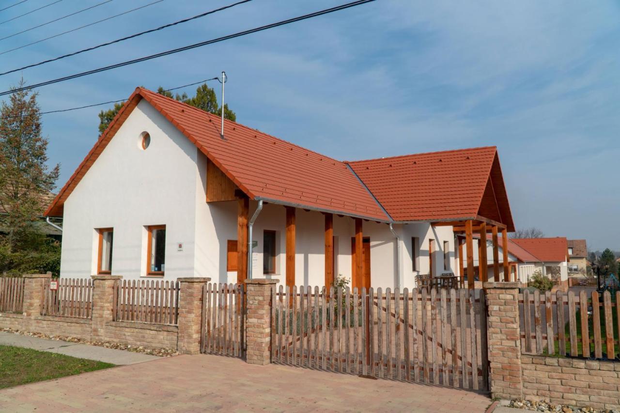 Kun Pista Vendeghaz Otel Vertesboglar Dış mekan fotoğraf