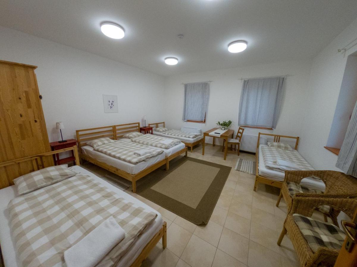Kun Pista Vendeghaz Otel Vertesboglar Dış mekan fotoğraf