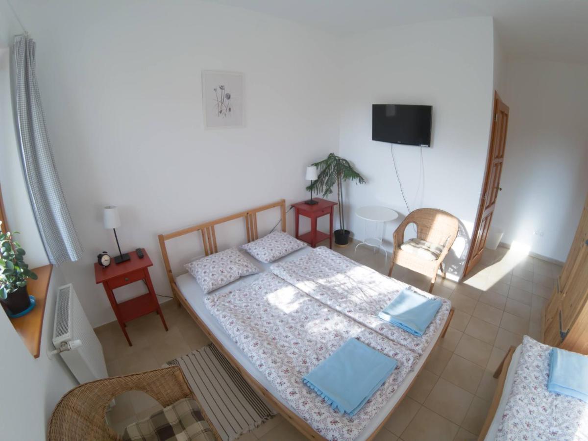 Kun Pista Vendeghaz Otel Vertesboglar Dış mekan fotoğraf